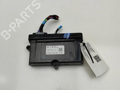 Used Electronic module TESLA MODEL S (5YJS) 70D AWD (334 hp) 25614967