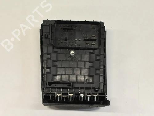 Used Fuse box Fuse box VW GOLF V (1K1) 1.9 TDI (105 hp) 6727501 6727501