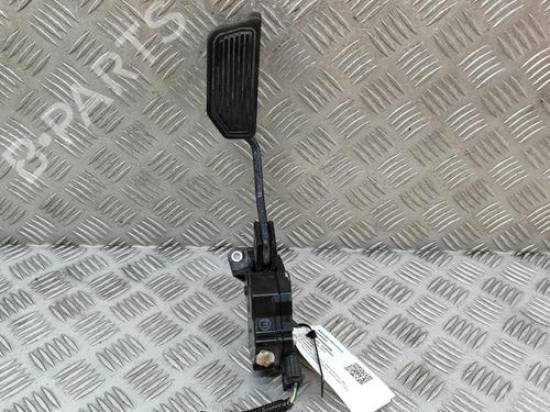 pedal-toyota-prius-plus-_w4_-2011-26739662 main image