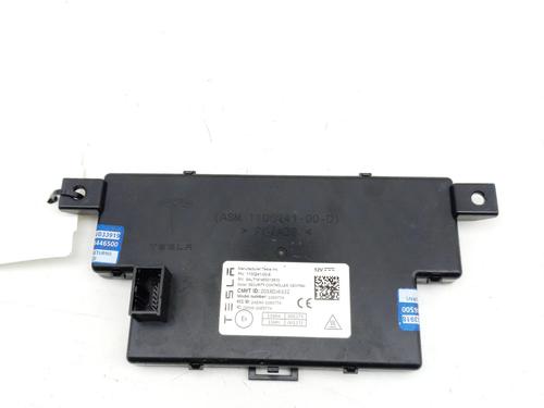 Used Control unit Control unit TESLA MODEL 3 (5YJ3) EV AWD (441 hp) 39535025 39535025