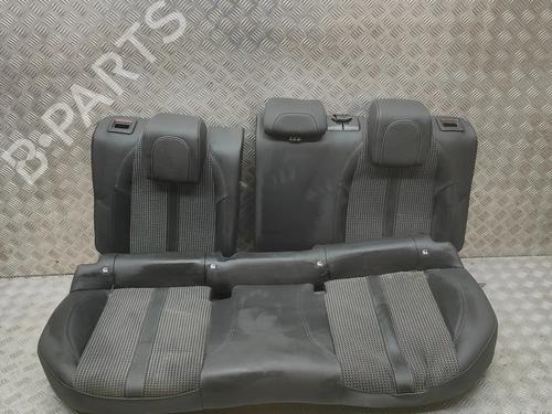 Sæde Bagtil Sæde Bagtil PEUGEOT 2008 II (UD_, US_, UY_, UJ_, UR_, UC_) e-2008 (UKZKXZ) (136 hp) 33797864 33797864