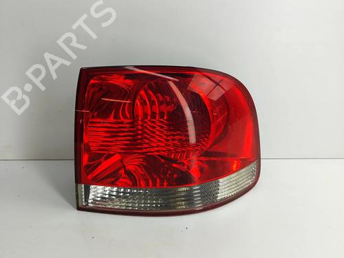 Używane Lampa tylna prawa VW TOUAREG (7LA, 7L6, 7L7) 4.2 V8 (310 hp) 24819461