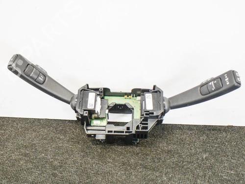switch-volvo-v40-hatchback-525-t3-31481764-31456041-31456045-2012-2013-2014-2015-2016-2017-2018-2019-6763823 main image