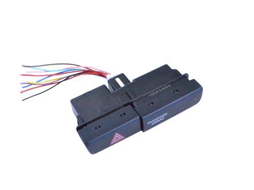 Used Warning switch Warning switch SUZUKI SX4 S-Cross (JY) 1.4 Hybrid (Mild Hybrid) AllGrip (AKK 414) (129 hp) 33358308 33358308