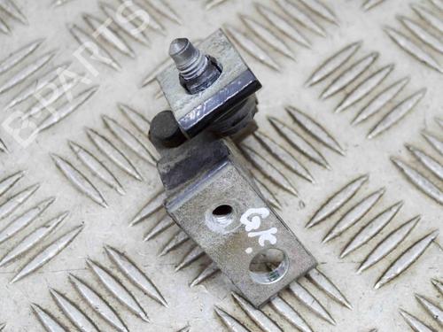 Dørhengsel/Dørstopper AUDI A4 B8 Avant (8K5) 2.0 TDI quattro (143 hp) 15551917