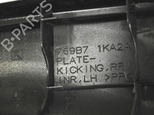 Estribo NISSAN JUKE (F15) 1.6 | BP30224893C149