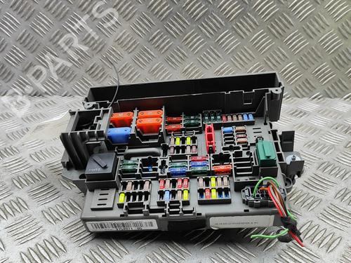 Used Fuse box Fuse box 37669304 37669304