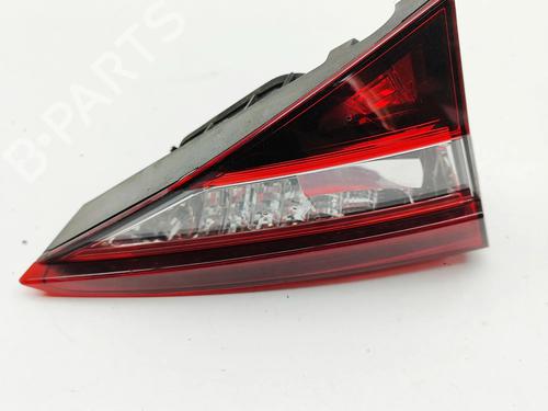 Farolim esquerdo da mala SKODA SUPERB III Estate (3V5) 2.0 TDI (150 hp) 31903062