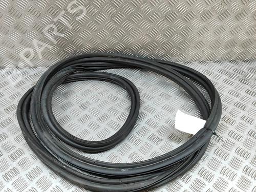 Used Rubber door seal TESLA MODEL Y (5YJY) EV Performance All-wheel Drive (534 hp) 31339043