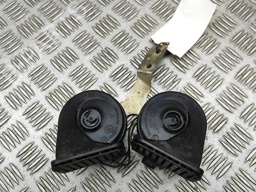 horn-ford-transit-custom-v362-bus-f3-2012-32061649 main image