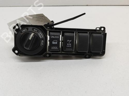 Used Switch Switch NISSAN NAVARA NP300 (D40) 2.5 dCi 4WD (D40TT, D40T, D40M, D40BB) (190 hp) 21809498 21809498