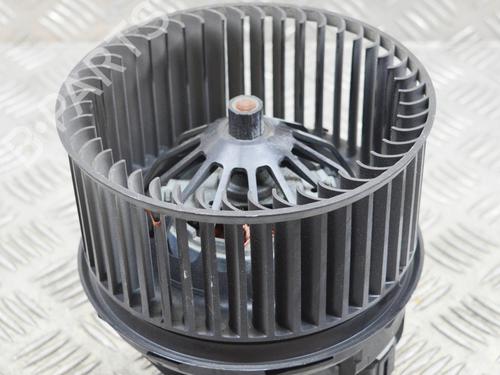 Used Heater blower motor FORD FOCUS III 1.0 EcoBoost (125 hp) 8841437