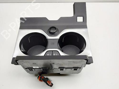 Portabicchieri Portabicchieri BMW X5 (G05, F95) xDrive 45 e Plug-in Hybrid (394 hp) 36358573 36358573