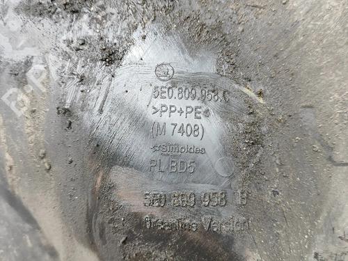 Wheel arch SKODA OCTAVIA III Combi (5E5, 5E6) 2.0 TDI | BP16313185C56 