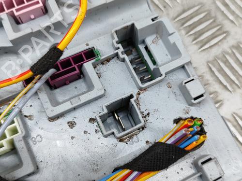 Fuse box JAGUAR F-PACE (X761) 2.0 P400e Plug-in Hybrid | BP28275582E1 