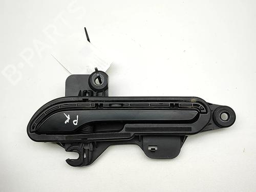 front-left-exterior-door-handle-tesla-model-y-5yjy-2019-36232068 main image