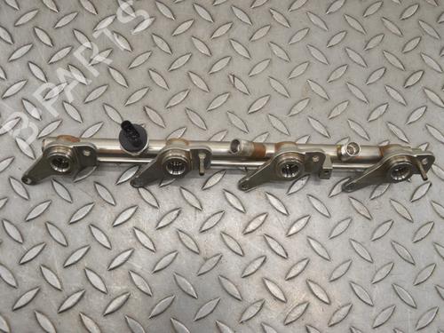 injection-rail-mercedes-benz-s-class-coupe-c217-2014-2015-2016-2017-2018-2019-2020-33360375 main image