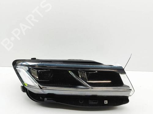 Used Right headlight Right headlight VW TOUAREG (CR7, RC8) 3.0 TSI 4motion (340 hp) 33393610 33393610
