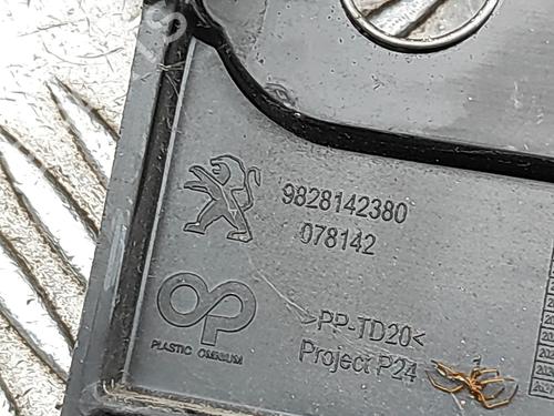 Front bumper bracket PEUGEOT 2008 II (UD_, US_, UY_, UJ_, UR_, UC_) e-2008 (UKZKXZ) | BP30131296C158 