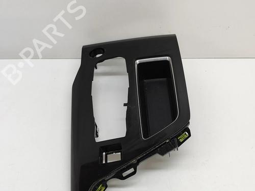 Used Middle console Middle console PEUGEOT 5008 II (MC_, MJ_, MR_, M4_) 1.5 BlueHDi 130 (MCYHZJ, MCYHZR, MCYHZX) (131 hp) 27768453 27768453