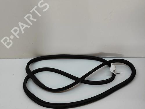 Used Rubber door seal VOLVO XC40 (536) B3 Mild-Hybrid (163 hp) 28557584