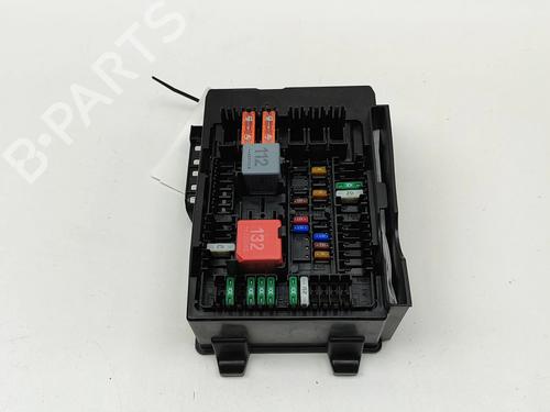Used Fuse box Fuse box 39030595 39030595