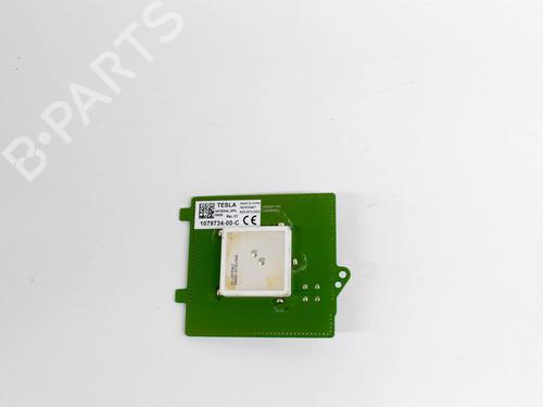 antennabase-tesla-model-3-5yj3-2017-27757889 main image