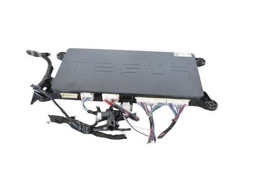 Used Electronic module TESLA MODEL X (5YJX) P100D AWD (772 hp) 30252616