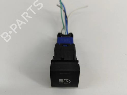 switch-toyota-corolla-estate-_e21_-2019-27788960 main image