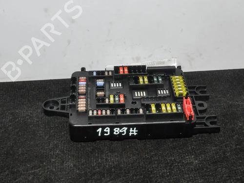 Used Fuse box Fuse box 6735880 6735880
