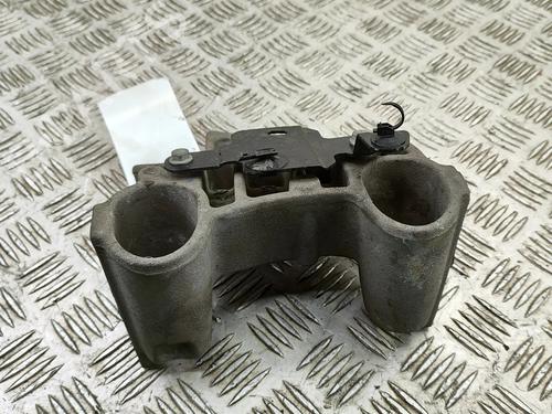 Used Engine mount Engine mount PEUGEOT 2008 II (UD_, US_, UY_, UJ_, UR_, UC_) e-2008 (UKZKXZ) (136 hp) 27777752 27777752