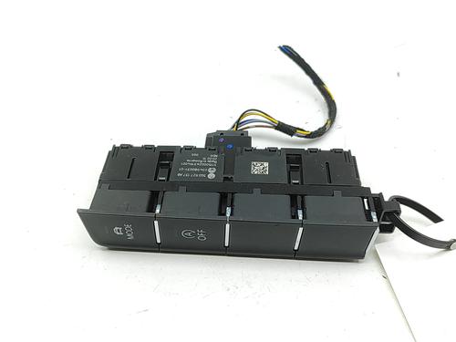 switch-vw-passat-b8-variant-3g5-cb5-2014-32421131 main image