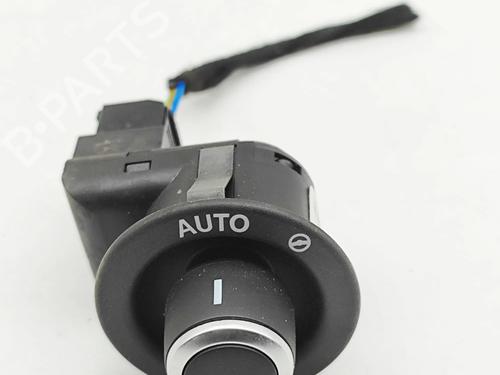 switch-land-rover-defender-station-wagon-l663-2019-33390811 main image