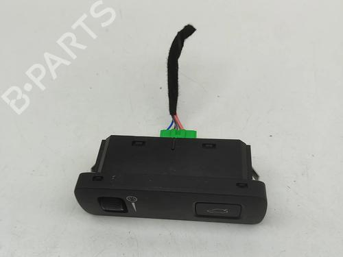 switch-volvo-v60-ii-225-2018-33392744 main image