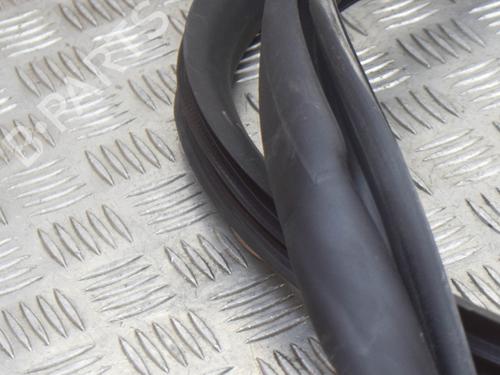 Rubber door seal MASERATI QUATTROPORTE VI 3.0 D | BP14622582C142 