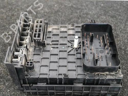 Used Fuse box Fuse box VW PASSAT B6 Variant (3C5) 2.0 FSI (150 hp) 6730973 6730973