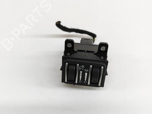 switch-maserati-ghibli-iii-m157-2013-24307513 main image