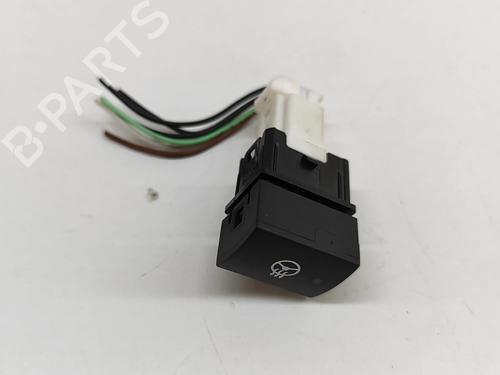 switch-nissan-leaf-ze1-2017-29391490 main image