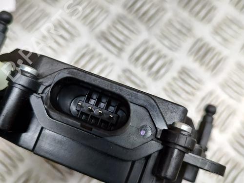 Tailgate lock LAND ROVER RANGE ROVER SPORT II (L494) 3.0 SDV6 4x4 | BP27773228C101