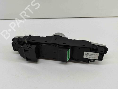 Switch VOLVO XC40 (536) B4 Mild-Hybrid | BP27776267I30