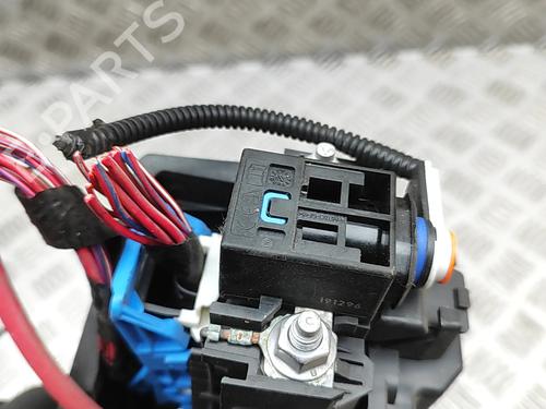 Fuse box TESLA MODEL X (5YJX) P100D AWD | BP33661656E1 - Image 7