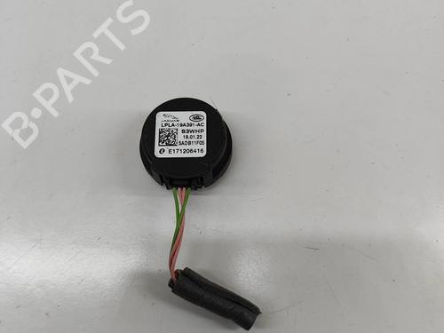 other-jaguar-f-pace-x761-2015-28275732 main image