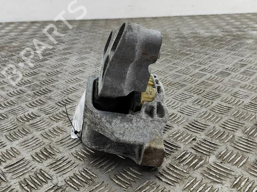 Engine mount MERCEDES-BENZ GLA-CLASS (X156) GLA 220 CDI / d 4-matic (156.905) | BP19283689M89 