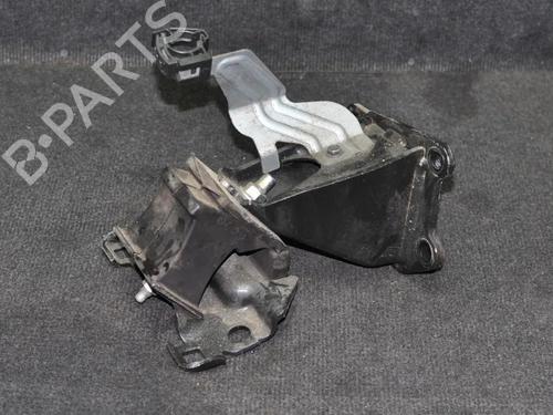 Used Engine mount NISSAN NAVARA NP300 Pickup (D23, D23T) 2.5 dCi (190 hp) 27764057