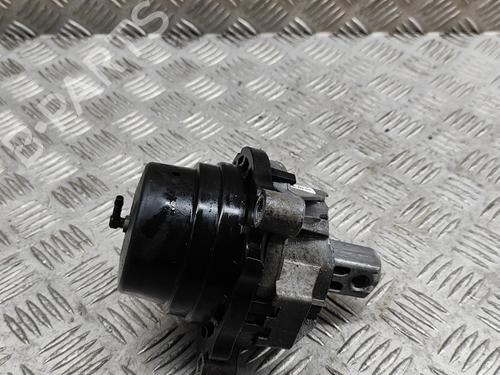 Used Engine mount BMW 4 Convertible (F33, F83) 435 d xDrive (313 hp) 21809951