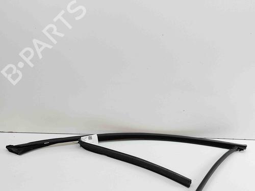 Used Door moulding trim BMW 5 (G30, F90) 530 e Plug-in-Hybrid xDrive (252 hp) 29488300