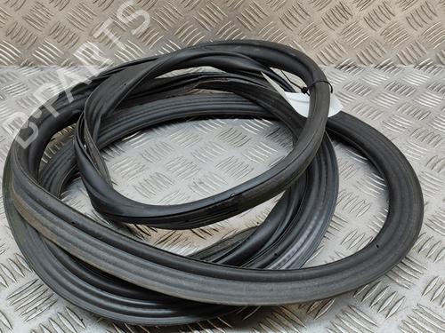 Rubber door seal PORSCHE CAYENNE (92A) 3.0 Diesel | BP17865012C142 