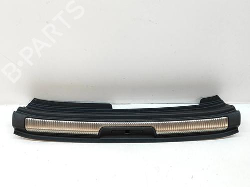 Used Tailgate trim Tailgate trim DS DS 7 Crossback (J4_, JR_, JC_) 1.5 BlueHDi 130 (JCYHZJ, JCYHZR) (130 hp) 36044316 36044316