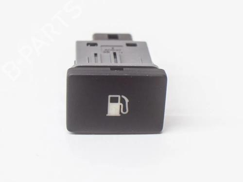 switch-toyota-c-hr-_x1_-2016-27749597 main image