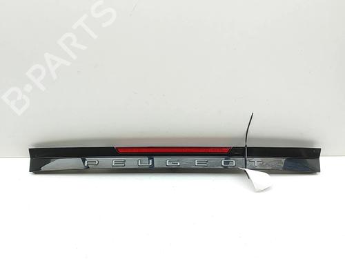 Troisième feu stop Troisième feu stop PEUGEOT 3008 III (KA_, KB_, KC_) e-210 (KCZKZX) (213 hp) 33962489 33962489
